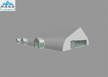 30x60M एल्यूमिनियम मिश्र धातु उच्च शक्ति सफेद छत यूवी प्रतिरोधी तंबू, बाहर वातानुकूलित तम्बू