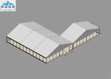 व्यापार रिसेप्शन यूरोपीय शैली के लिए 10x15m / 10x5m आउटडोर वेयरहाउस तम्बू लकड़ी के तल सफेद पीवीसी कवर